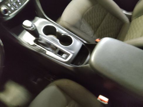 Used 2019 Chevrolet Equinox LT FWD image 26