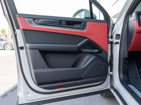 New 2026 Porsche Cayenne S AWD/4WD image 28