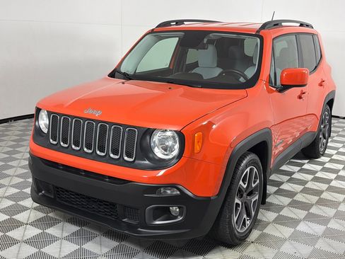 Used 2015 Jeep Renegade Latitude w/ Cold Weather Group image 10