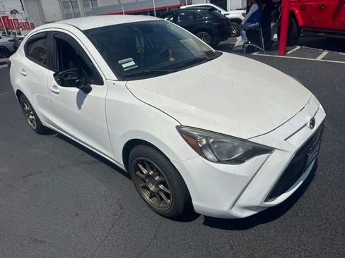 Used 2017 Toyota Yaris iA FWD image 2