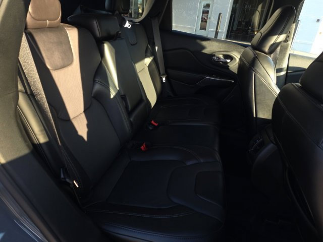 Used 2022 Jeep Cherokee Latitude Lux AWD/4WD image 18