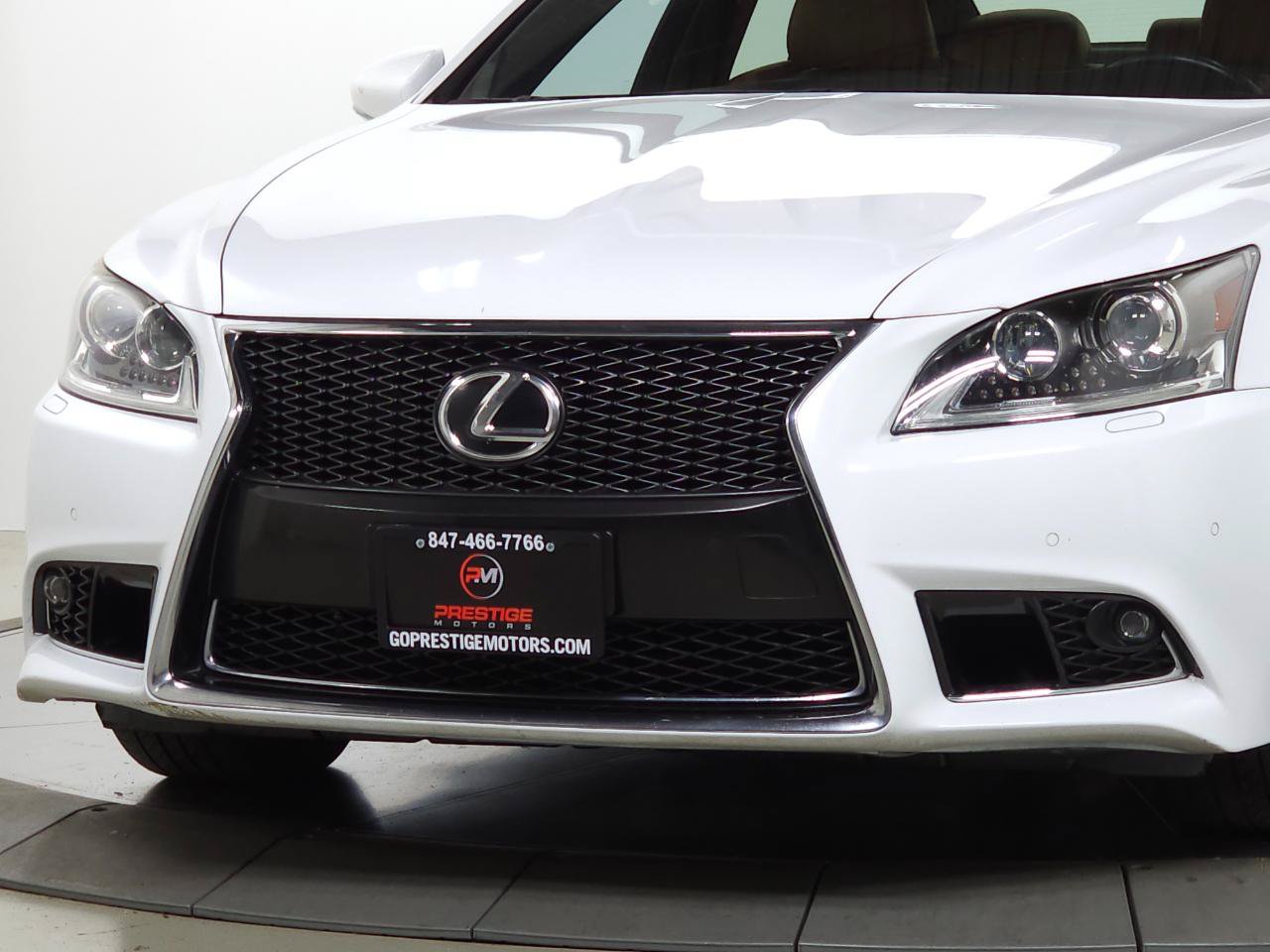 Used 2015 Lexus LS 460 AWD w/ F Sport Package image 2