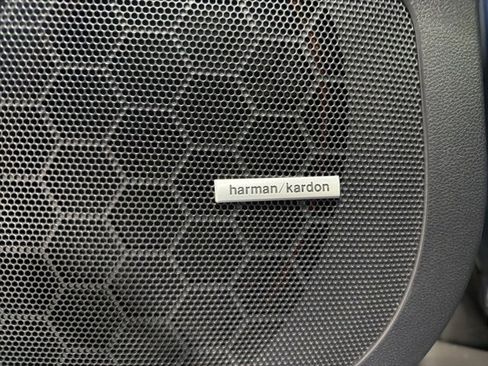 Used 2022 Subaru Ascent Limited w/ Technology Package image 10