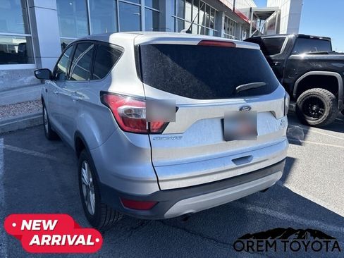 Used 2017 Ford Escape SE FWD image 8