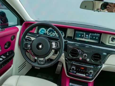 Used 2023 Rolls-Royce Phantom Sedan image 73