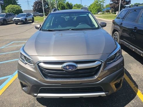 Used 2022 Subaru Outback Limited AWD/4WD image 2