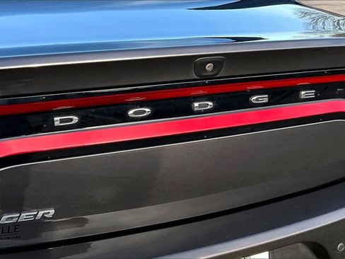 Used 2019 Dodge Charger SXT image 14