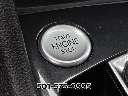 Used 2024 Volkswagen Tiguan SE w/ Panoramic Sunroof Package FWD image 31