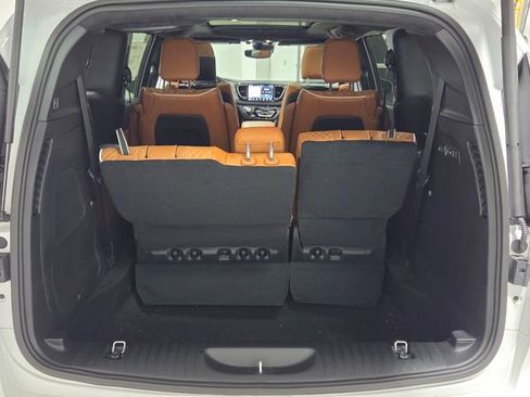 New 2026 Chrysler Pacifica Pinnacle image 13