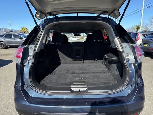 Used 2016 Nissan Rogue S w/ Appearance Package image 16