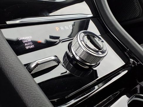 Used 2023 Jeep Grand Cherokee L Limited w/ Black Appearance Package image 15