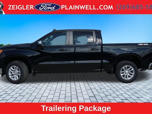Used 2024 Chevrolet Silverado 1500 LT AWD/4WD image 2