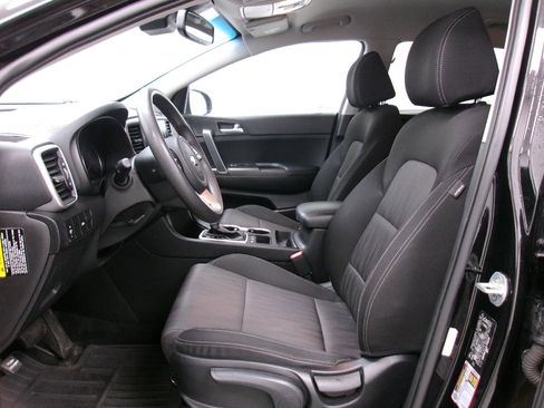 Used 2020 Kia Sportage LX image 8