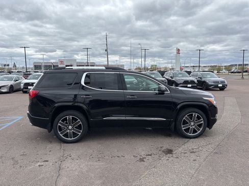 Used 2019 GMC Acadia Denali AWD/4WD image 4