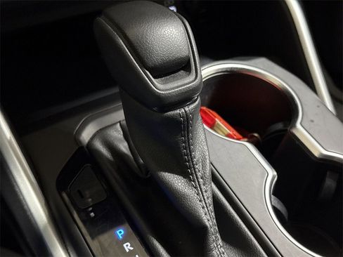 Used 2023 Toyota Highlander L image 16