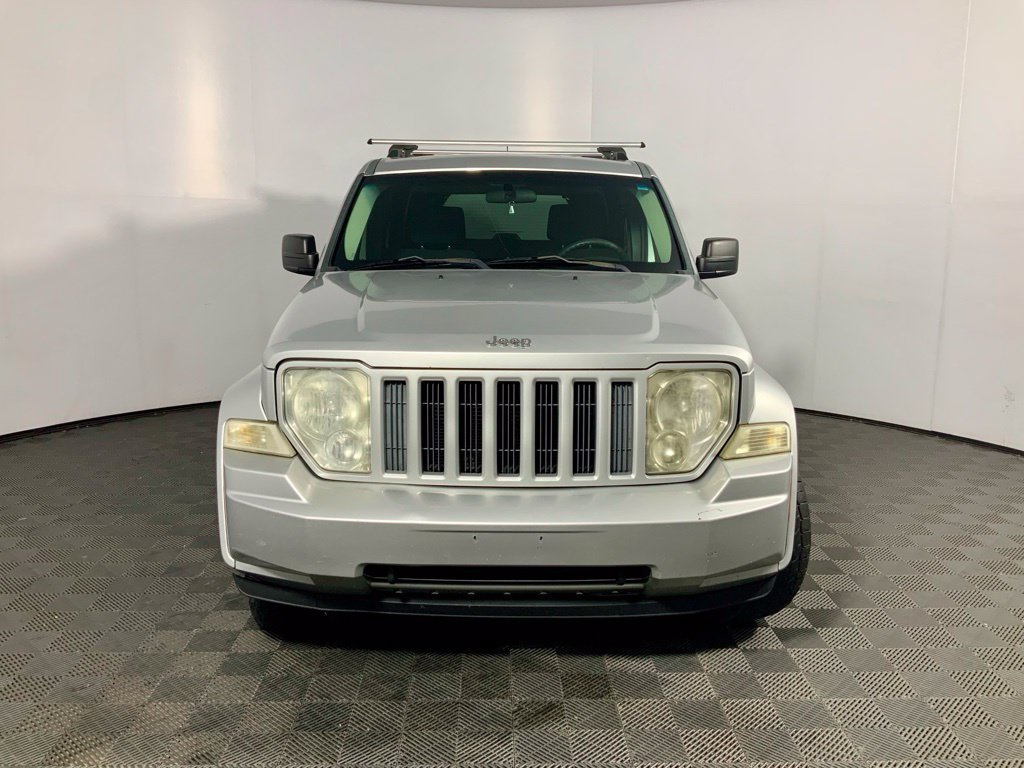 Used 2010 Jeep Liberty Sport w/ Popular Equipment Group AWD/4WD image 3
