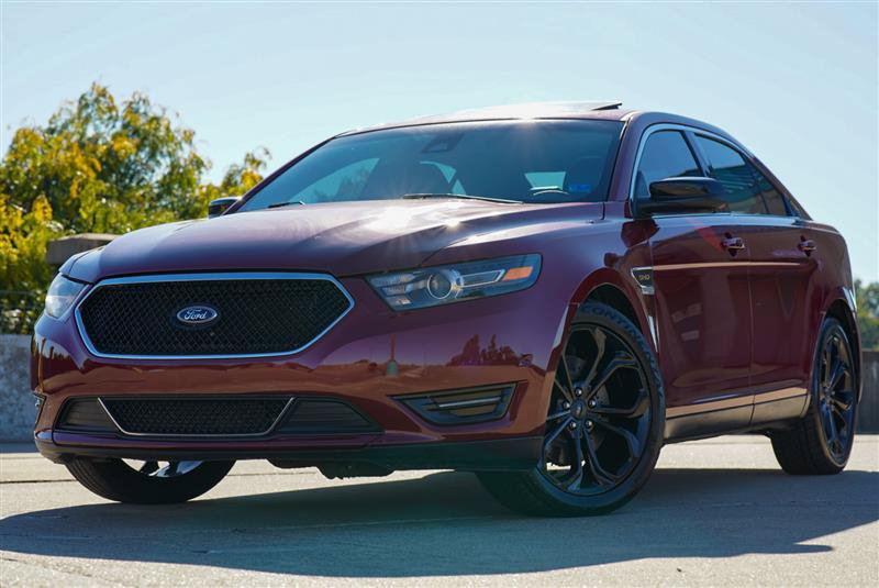 Used 2013 Ford Taurus SHO AWD/4WD image 2