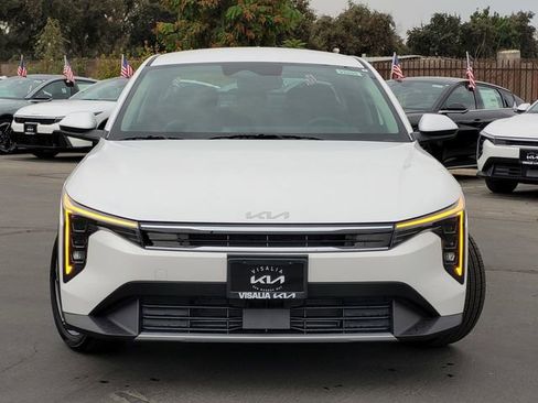 New 2025 Kia K4 EX image 2
