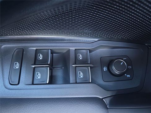 New 2026 Volkswagen Tiguan SE image 14