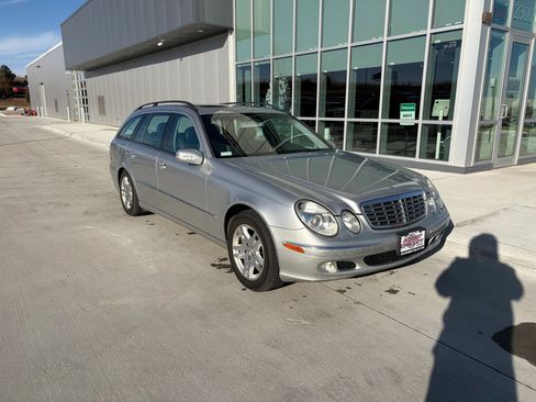 Used 2004 Mercedes-Benz E 320 4MATIC Wagon image 2