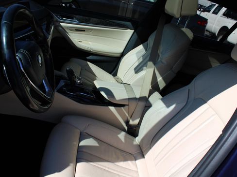 Used 2018 BMW 530i xDrive image 8