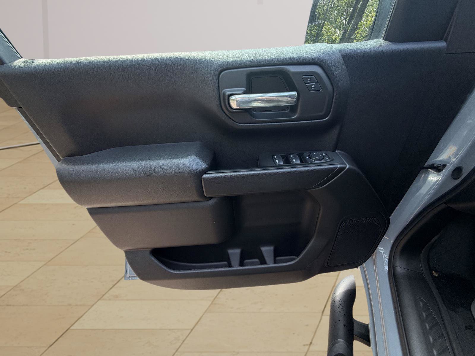 Used 2024 Chevrolet Silverado 1500 Custom w/ Turbomax Blackout Package RWD image 21