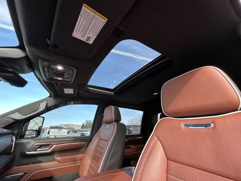 Used 2024 GMC Sierra 2500 Denali Ultimate image 4