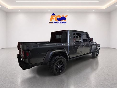 Used 2025 Jeep Gladiator Sport AWD/4WD image 2