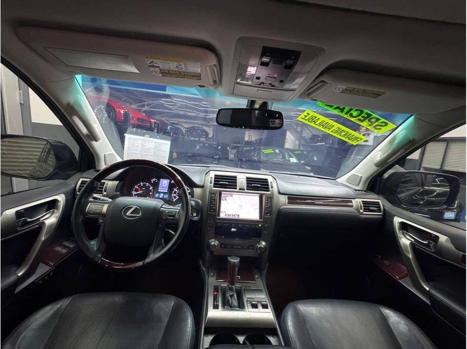 Used 2014 Lexus GX 460 w/ Premium Package AWD/4WD image 19