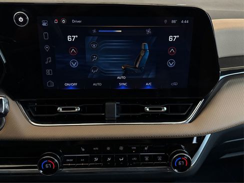 Used 2025 Chevrolet Equinox ACTIV w/ Safety and Technology Package image 26