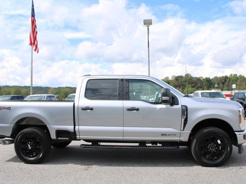 Used 2024 Ford F250 XLT image 5