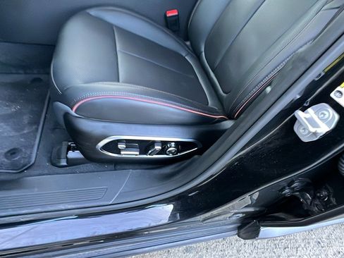 Used 2024 Jeep Wagoneer Launch Edition image 17