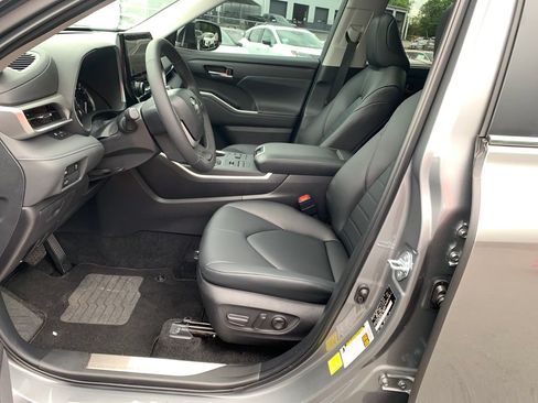 Used 2026 Toyota Highlander XLE AWD/4WD image 16