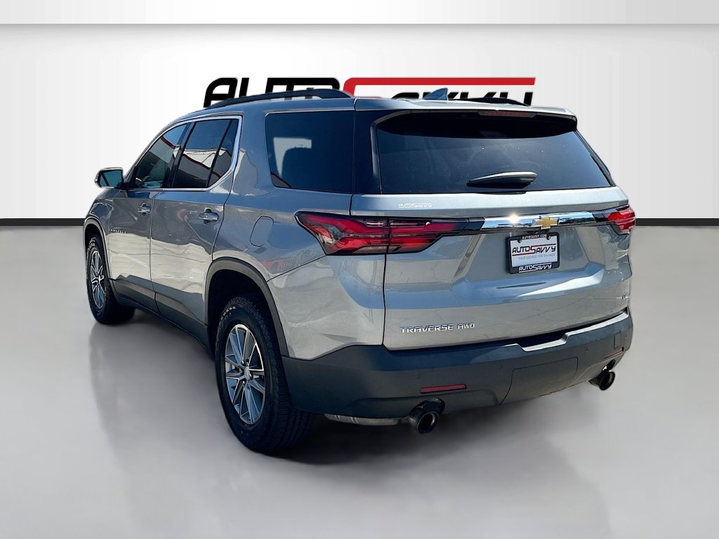 Used 2023 Chevrolet Traverse LT w/ Rear Camera Mirror Package AWD/4WD image 4