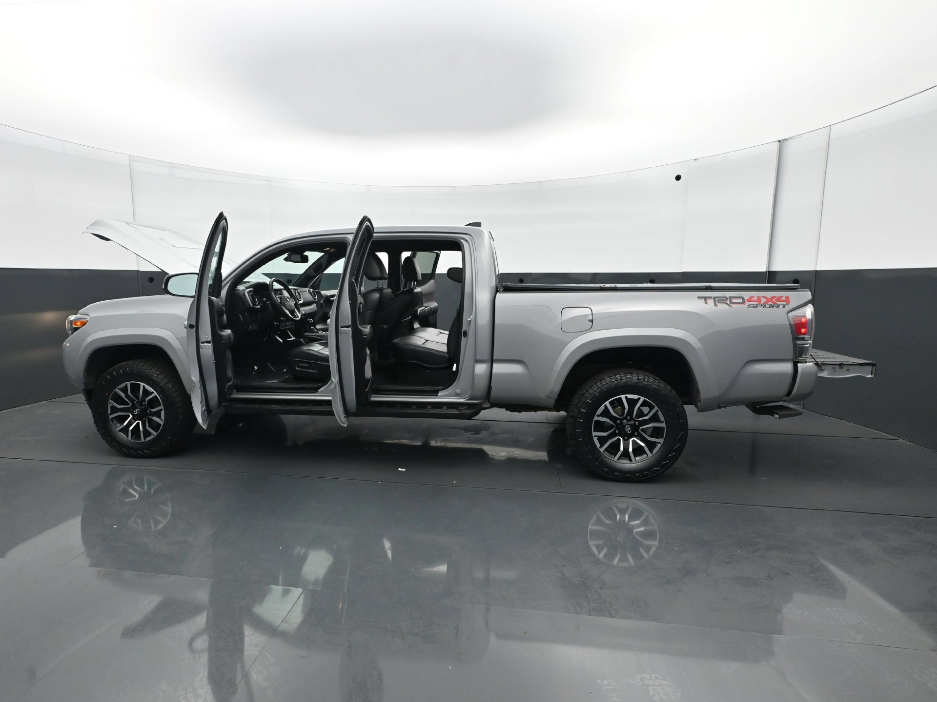 Used 2020 Toyota Tacoma TRD Sport AWD/4WD image 31