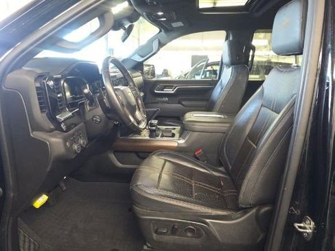 Used 2022 Chevrolet Silverado 1500 High Country w/ High Country Premium Package image 5