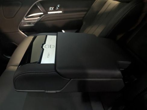 New 2026 Land Rover Range Rover Long Wheelbase SE AWD/4WD image 25