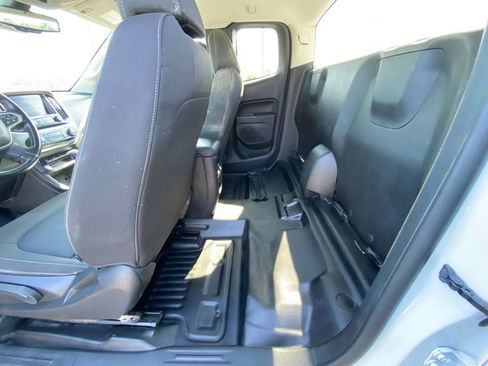 Used 2022 Chevrolet Colorado LT w/ Fleet Safety Package RWD image 24