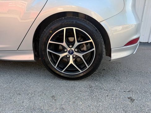 Used 2015 Ford Focus SE w/ SE Sport Package FWD image 14