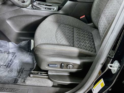 Used 2023 Chevrolet Equinox LT AWD/4WD image 19
