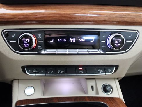 Used 2021 Audi Q5 e Premium Plus AWD/4WD image 7