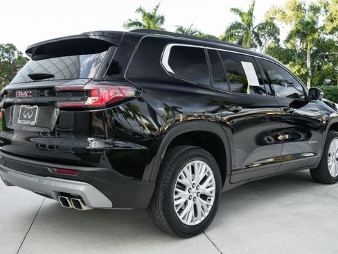 Used 2024 GMC Acadia Elevation image 25