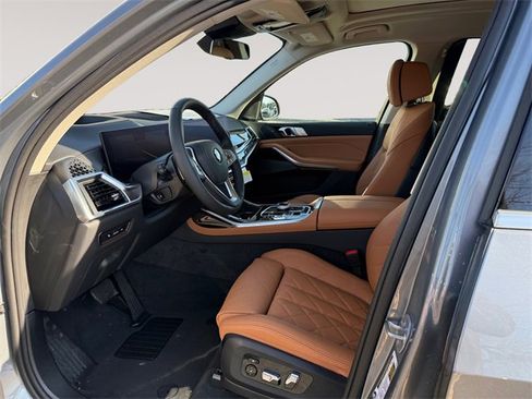 New 2026 BMW X7 xDrive40i w/ Premium Package image 9