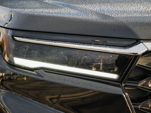 Used 2025 Honda Pilot Elite image 4