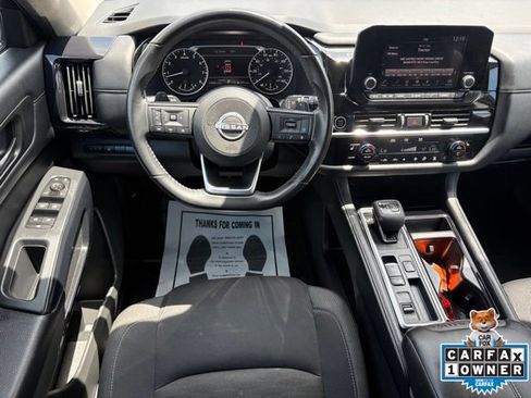 Used 2024 Nissan Pathfinder SV FWD image 12