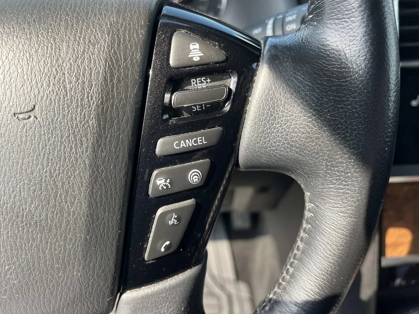 Used 2023 Nissan Armada SL RWD image 36
