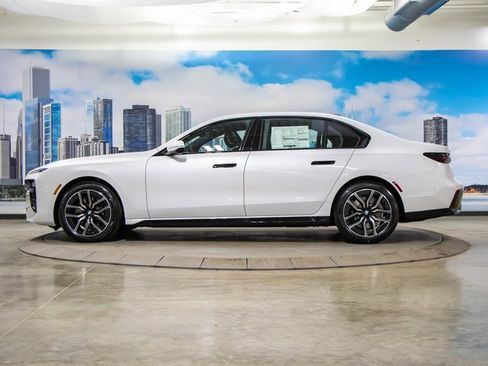 Used 2025 BMW 740i xDrive 740i xDrive w/ Premium Package image 6