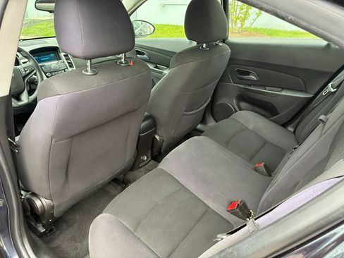Used 2015 Chevrolet Cruze LT FWD image 12