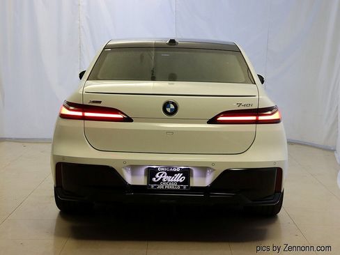 Used 2025 BMW 740i xDrive w/ Executive Package image 7
