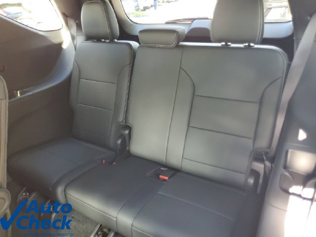 Certified 2026 Chevrolet Traverse LT AWD/4WD image 12